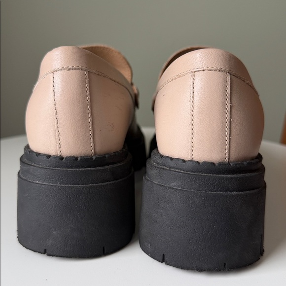 Free People Lyra Lug Sole Loafer Leather light beige tan EU 37 Us 6.5/7 neutral - Picture 7 of 16